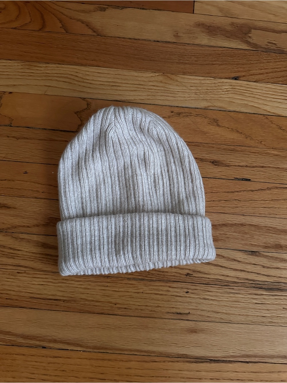 Aritzia Ribbed Knit Beanie in Cream